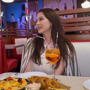 Meet your Posher, Victoria